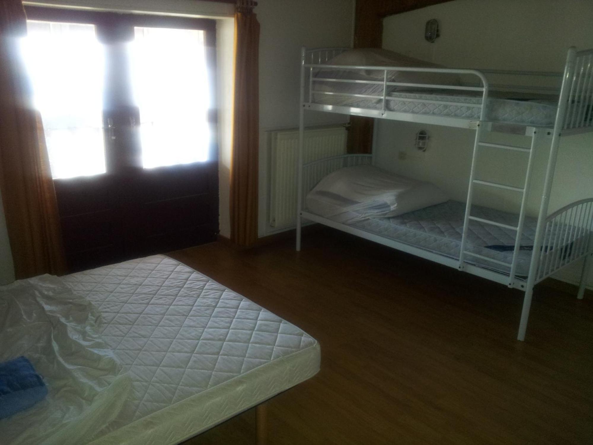 Le Pourquoi Pas Hostel *